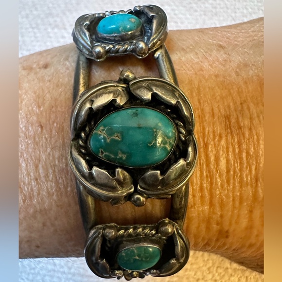 Beautiful Vintage Native American Cuff Bracelet Sonoran Turquoise Maker’s Mark - Picture 3 of 16